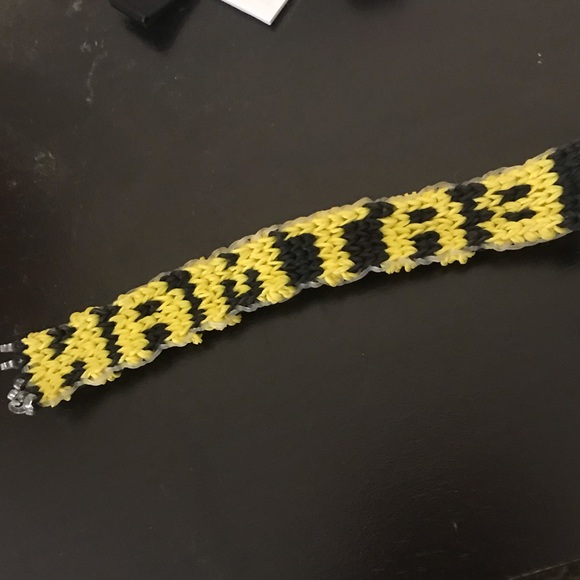 Rainbow loom Batman bracelet - Picture 4 of 4